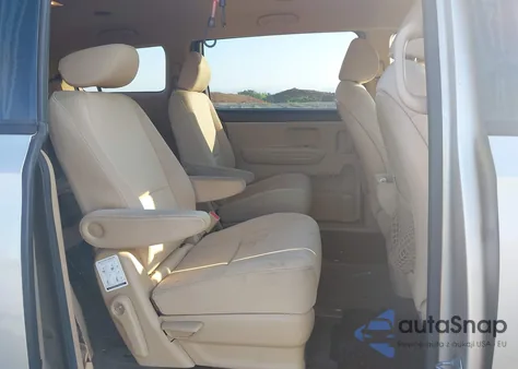 2015 Kia Sedona Lx z USA, uszkodzony, nr VIN KNDMB5C16F6028873